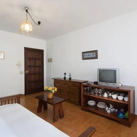 P2. Lola, Apartment